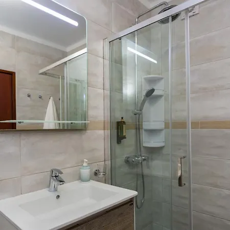 Apartment Comfort 1bdr W/pool By Lovelystay