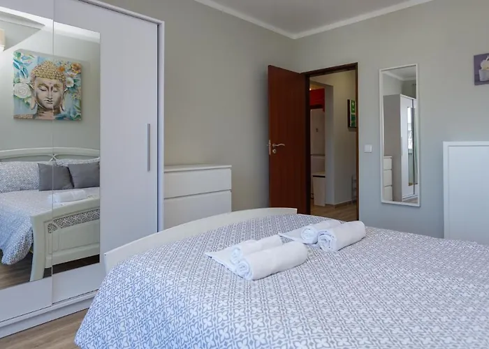 Comfort 1bdr W/pool By Lovelystay * 波尔蒂芒